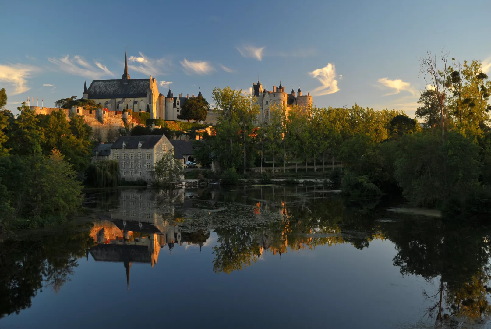 Chateau De Montreuil Bellay Horaires Et Tarifs Anjou Tourisme