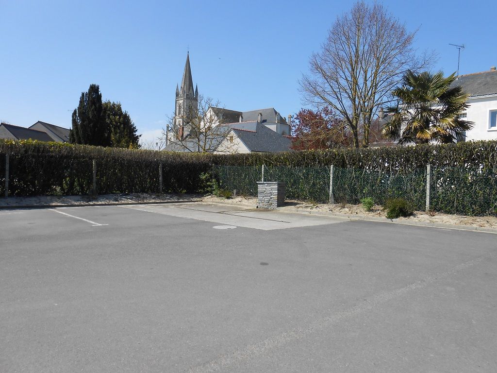 Aire de service du Bourg - Freigné