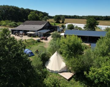 Camping à la ferme - Les rangs d'oignons