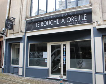 Le Bouche à Oreille