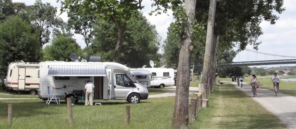 Aire d'accueil de camping-car de Bouchemaine_1 - ©Camping de Bouchemaine