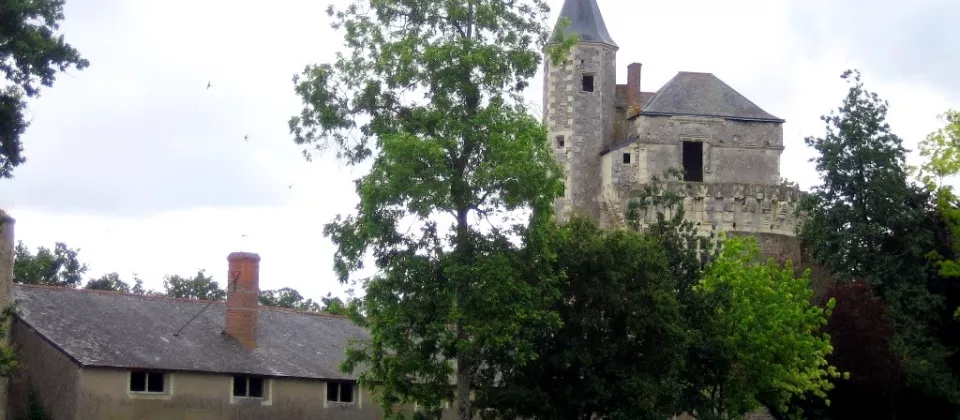chateau-chapelle-bourgonniere-bouzille - ©ÔsezMauges