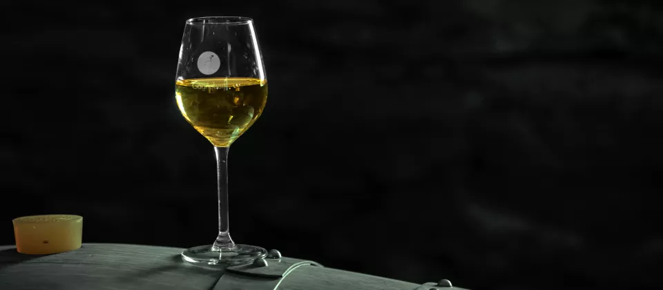 Verre de vin du Domaine de Gagnebert en Anjou - ©watier-visuel