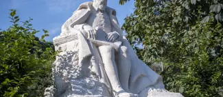 13-statue-joachim-du-bellay-lire©D