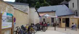 Aire d'arrêt vélo de Gennes - Entrée Impasse du Bord de l'eau_1