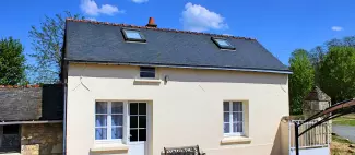 Gite La Croix des Chemins à Allonnes - Façade gîte La croix des chemins_1