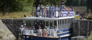 bateau-promenade-hirondelle-chenillé-changé-49-loi-photo2