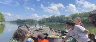 Célébration familiale sur la Loire à bord de L'Ecole Buissonnière