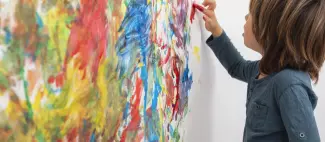 Enfant peinture