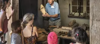 musee-des-metiers-st-laurent-de-la-plaine-msl-visite guidée d'un bénévole©F.Crampon (75)
