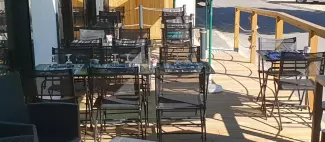 Terrasse Les Tilleuls Lézigné