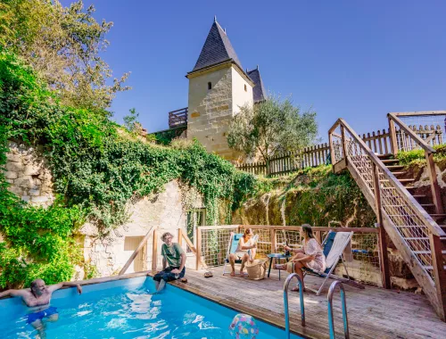 Séjour pour des retrouvailles en famille ou entre amis dans une demeure de charme en bord de Loire avec piscine