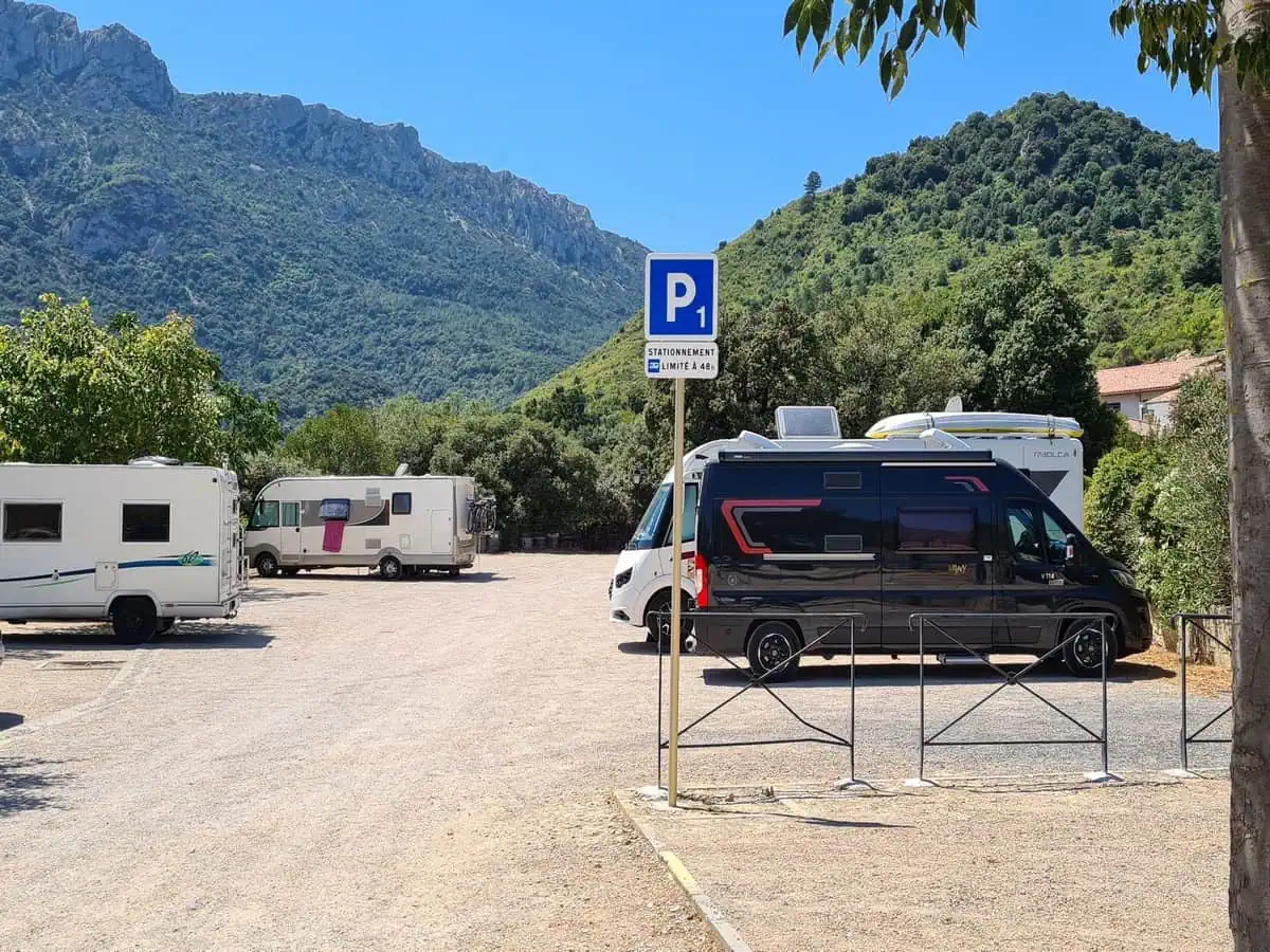 Aire de Camping-car Duilhac-sous-Peyrepertuse — photo 8