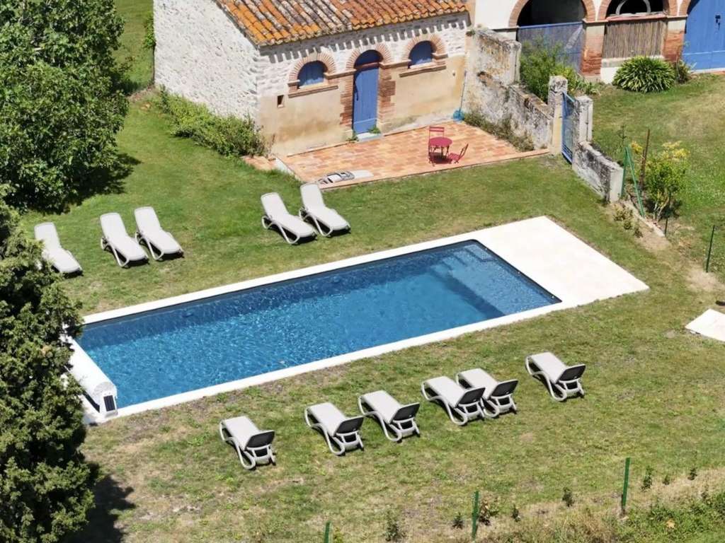 2-Domaine de Lanis - Maison hotes Castelnaudary - Photo piscine vue aerienne_4-3