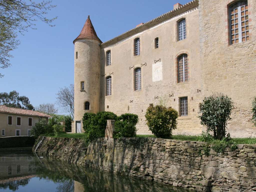 CHATEAU DE BELFLOU