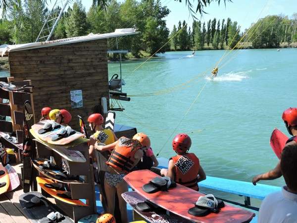 TELESKI NAUTIQUE BRAM