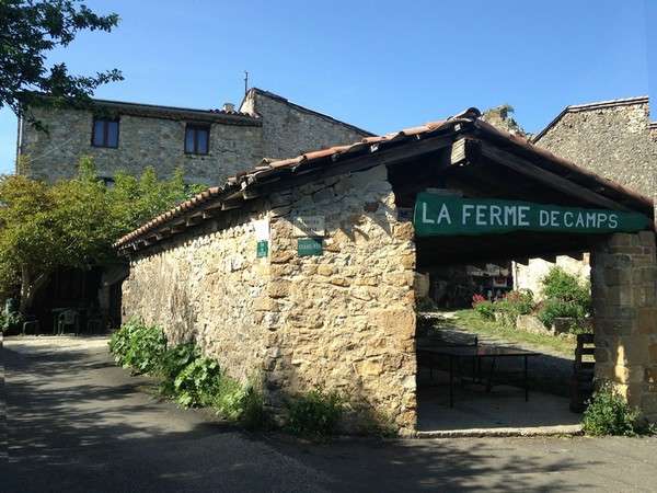 LA-FERME-DE-CAMPS-2