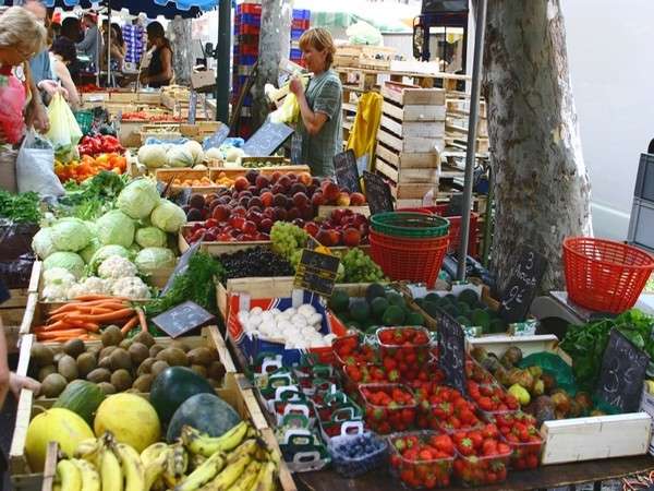 MARCHE DE LEZIGNAN