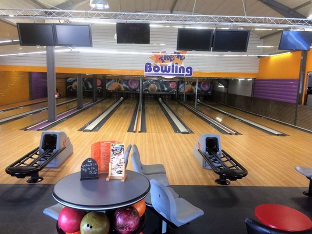 XTREME BOWLING