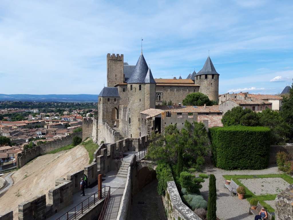carcassonne-2019-05-cite-rempart-chateau-comtal