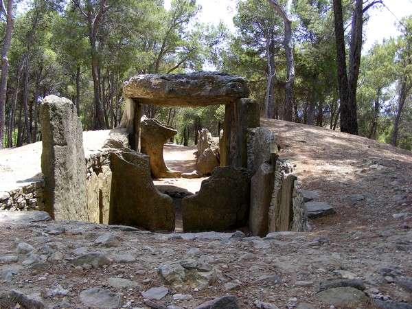 dolmen des fades pepieux