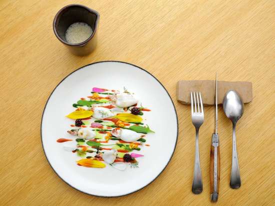 MAISON SAINT CRESCENT - LA TABLE LIONEL GIRAUD