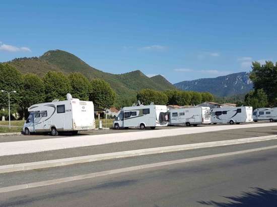 CAMPING-CAR PARK - QUILLAN COEUR DU PAYS CATHARE