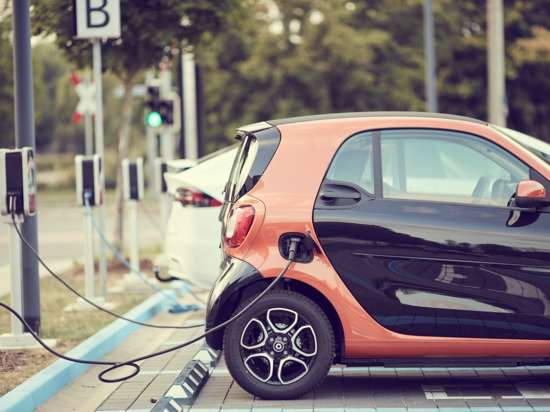 BORNE DE RECHARGE POUR VÉHICULES ÉLECTRIQUES