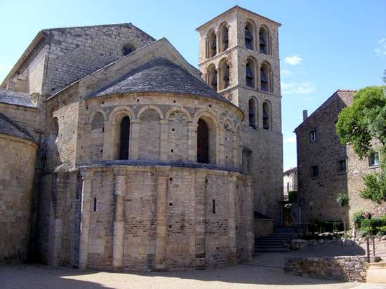 CAUNES MINERVOIS Abbaye