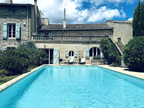 L'APPARTEMENT AU BORD DE LA PISCINE