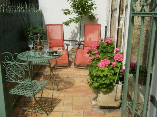 APPARTEMENT DE ROSES ET DE VIGNES