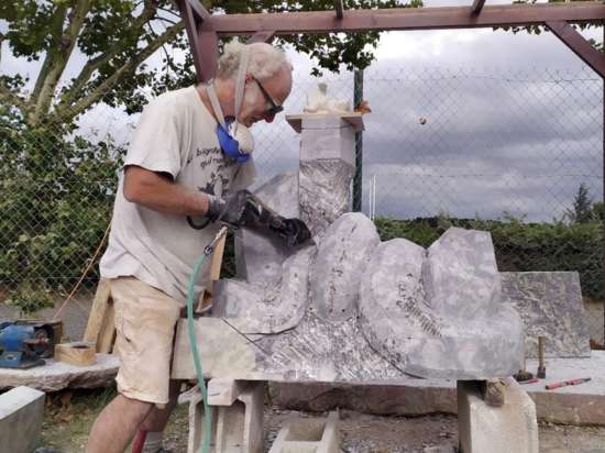 CAUNES FETE SON MARBRE : LES CHIMERES DES CATHEDRALES