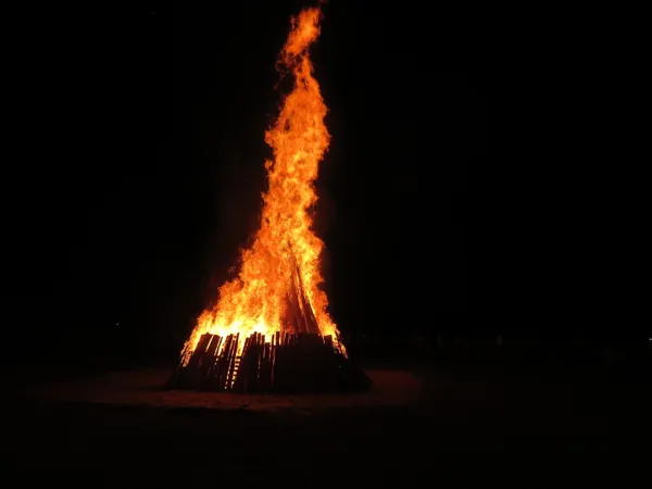 Feu de la St Jean à Nuces