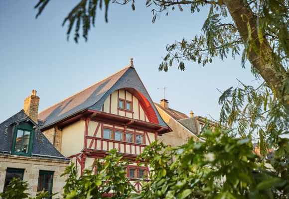 A la découverte du patrimoine de Guémené sur Scorff _Vue sur maison ancienne avec façade pans de bois_crédit Alexandre Lamoureux_validité 31102030