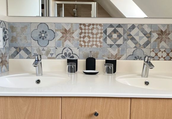 Chambre d'hote la Korrigane_Binic-Etables sur mer_ Hotel_double vasque lavabos