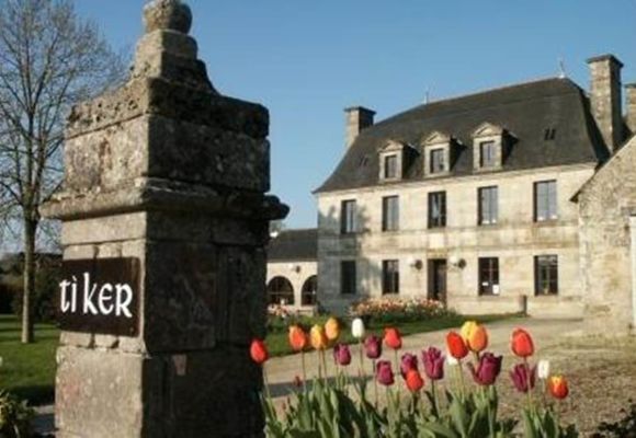 Mairie de Ploërdut Pays du roi Morvan - Morbihan Bretagne Sud