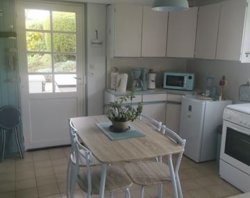 Appartement calme et lumineux idéal pour les randonneurs à pied ou à vélo