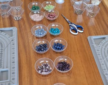 Soirée créative d'été : crée ton bracelet en pierres naturelles