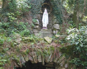 Chapelle et Grotte de Notre-Dame de Lourdes