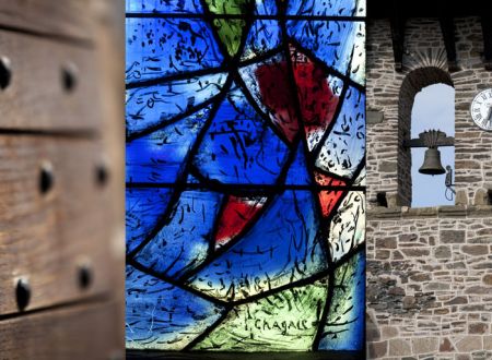 Chapelle du Saillant avec vitraux de Marc Chagall_1