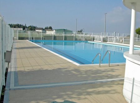Gemeentelijk zwembad-zomer-sainte-fereole-1