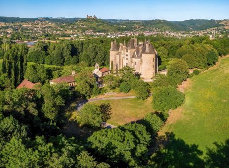 Vue aérienne du Château de Montal_2