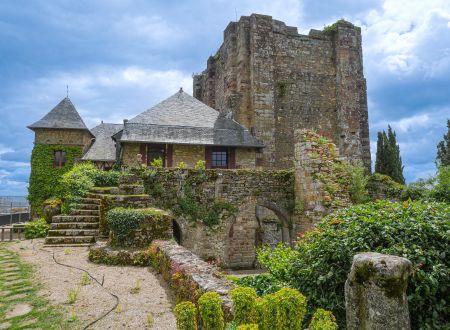 Corrèze Tourisme_GR46_Château de Turenne intérieur (2)_© David Genestal_juin 2024