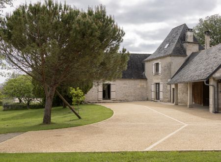 Gite-La-Maison-des-Figuiers--parking