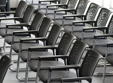 chairs-7951845_640 (1)