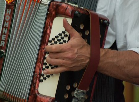 musician-2370079_1280