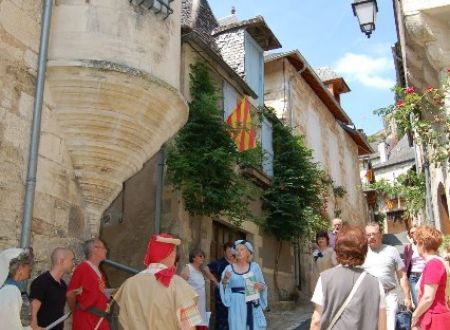 Visite costumée interactive du village de Turenne_1
