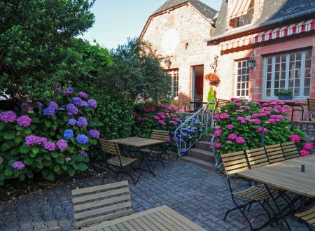 La terrasse - 3- Relais Saint Jacques - Collonges-la-Rouge_3