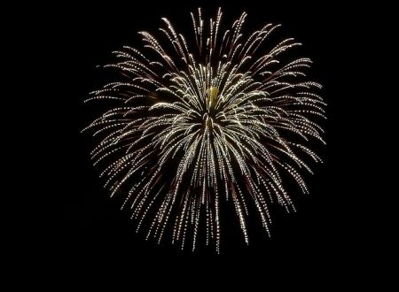 fireworks-1039823_640