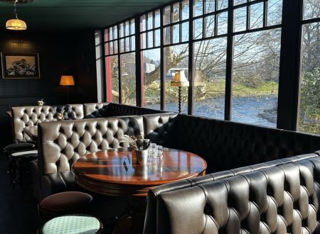 cartouche et cravate ambiance salle 4